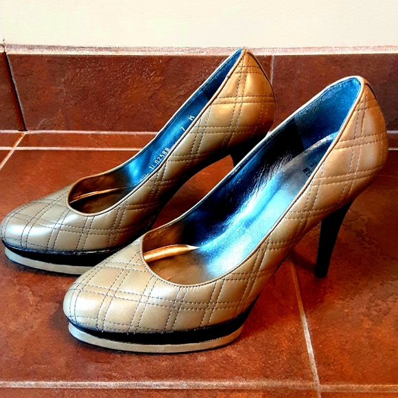 Stuart Weitzman Shoes - STUART WEITZMAN GREEN QUILTED LEATHER HEELS